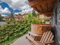 Chalet Le Duc Blanc met outdoor hottub-3