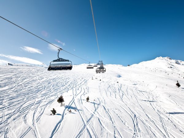 Skidorp Modern en sneeuwzeker wintersportdorp-1